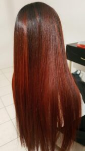 Coupe et couleur cheveux lisses