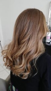 Sadia Coiffure - Coiffeuse, visagiste, coloriste - Patine coupe brushing cheveux lisses